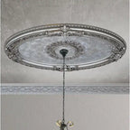 Médaillon de plafond ovale en forme de rocaille dorée