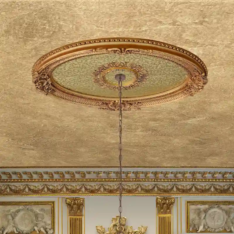 Médaillon de plafond ovale en forme de rocaille dorée