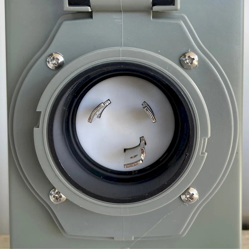 Boîtier d'entrée d'alimentation pour générateur 30 A - 4,25 po L x 3,25 po l x 6,25 po H